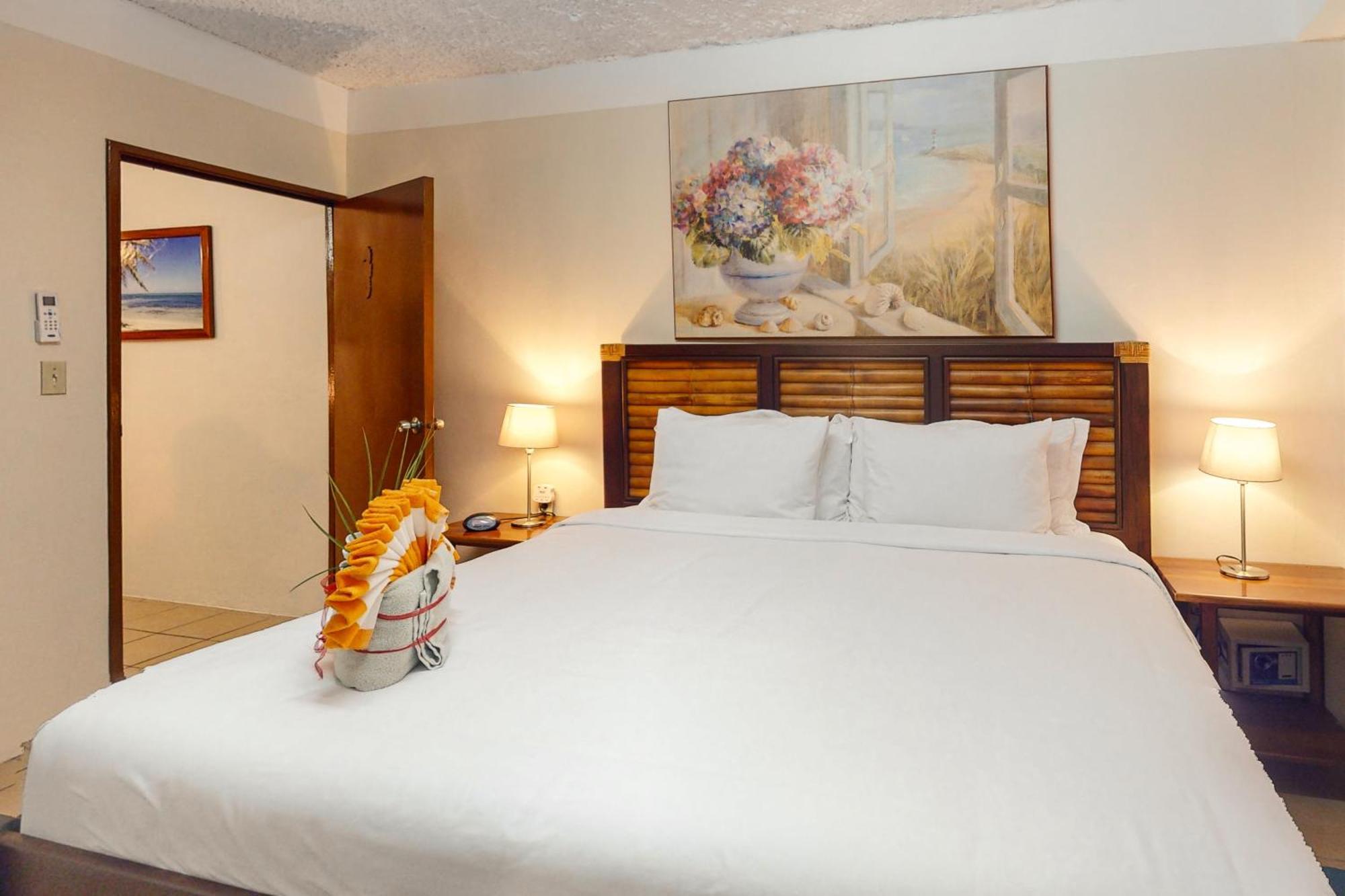 سان بيدرو Hummingbird Home Suites الغرفة الصورة